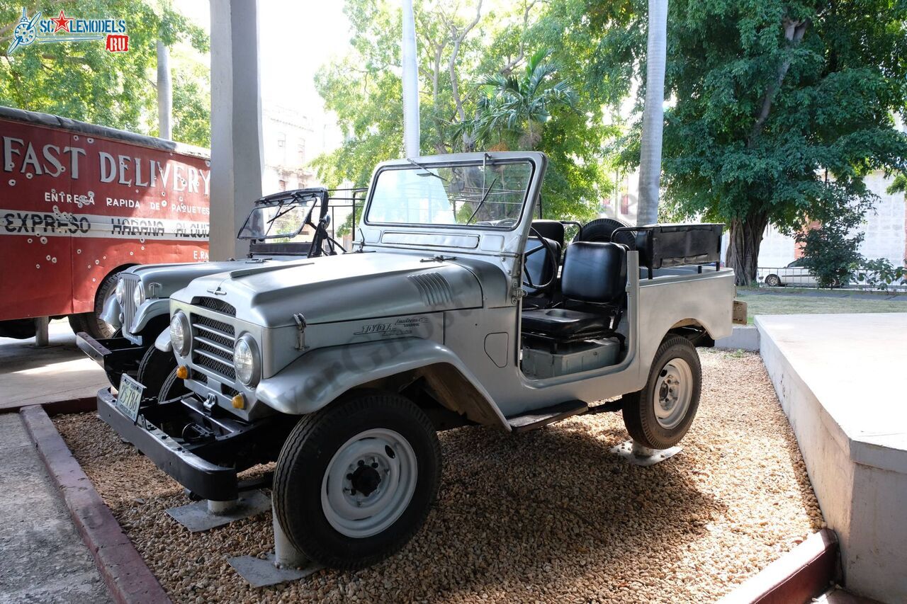 Toyota_Land_Cruiser_J20_0.jpg