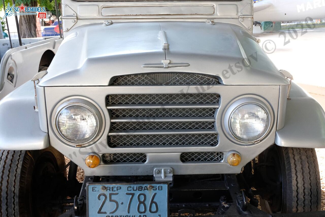 Toyota_Land_Cruiser_J20_51.jpg