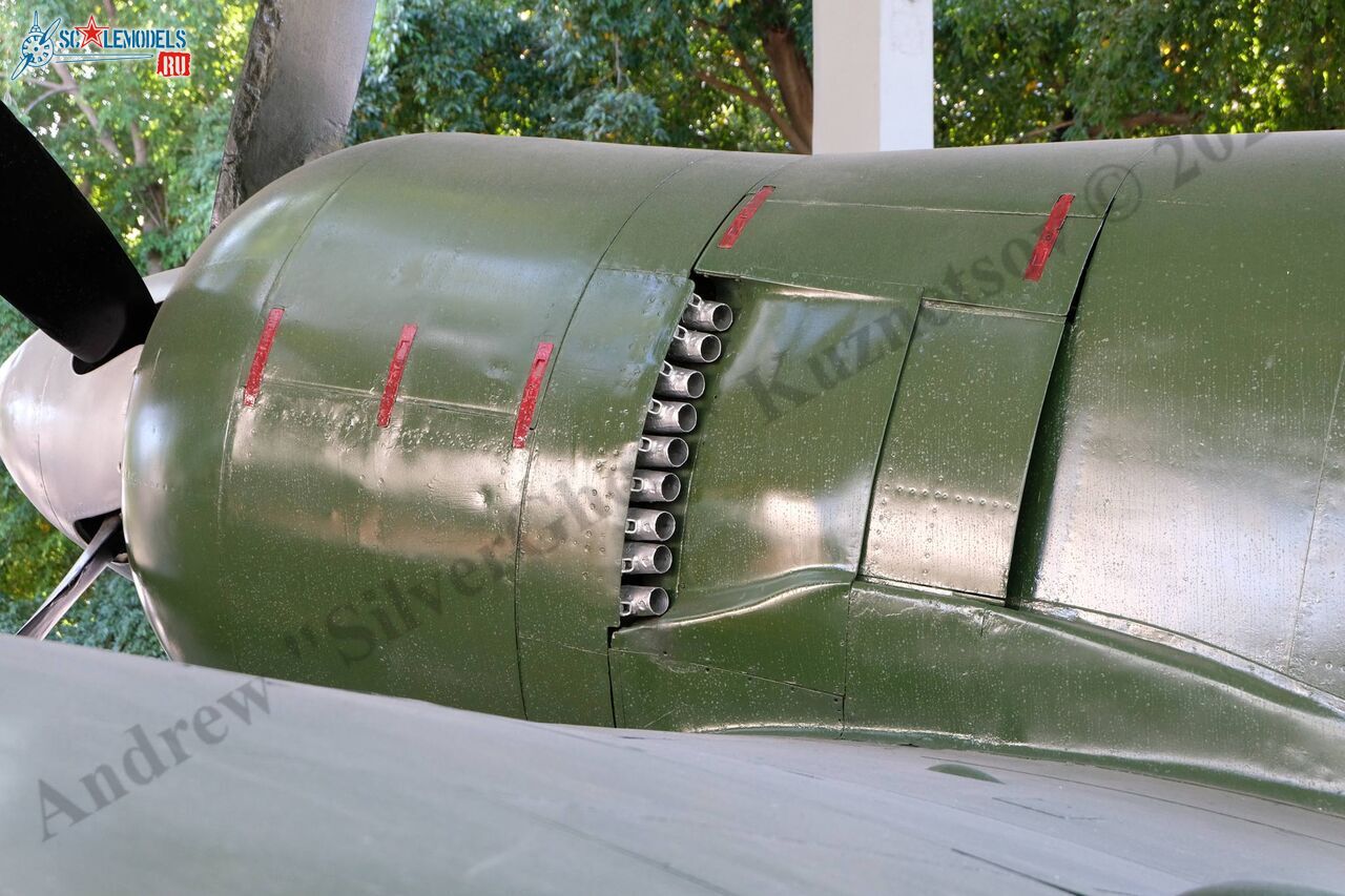 Hawker_Sea_Fury_FB11_221.jpg
