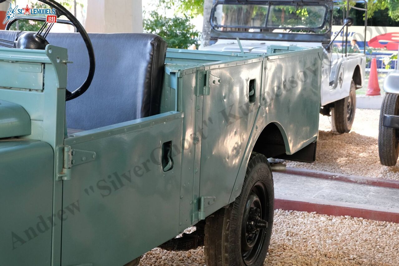 Land_Rover_Series_I_88.jpg