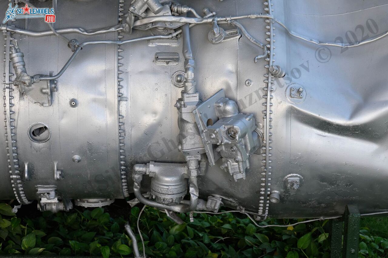 Lockheed_U-2F_wreck_25.jpg