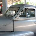 Pontiac_Steamliner_sedan_1948_71.jpg