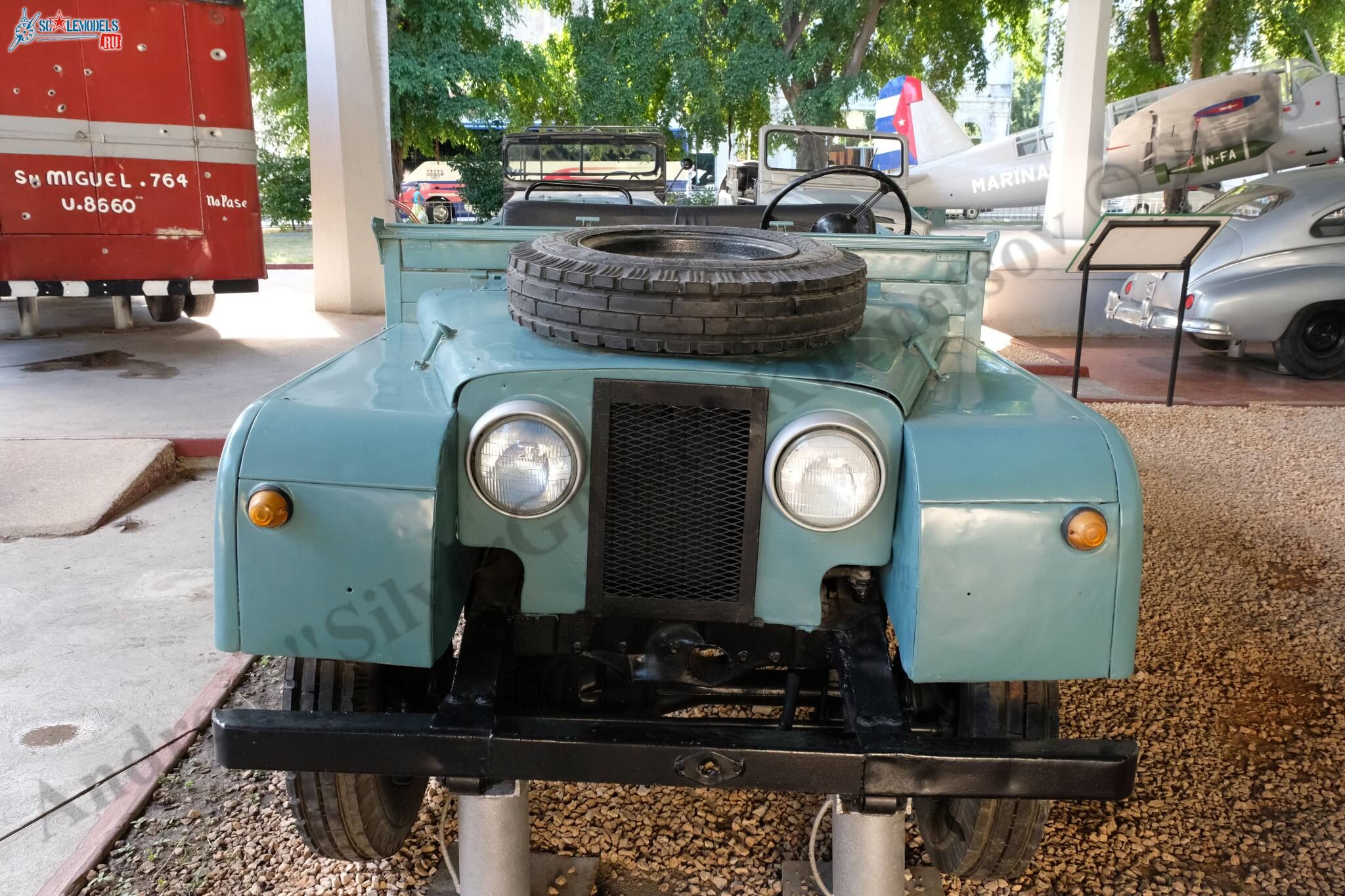 Land_Rover_Series_I_71.jpg