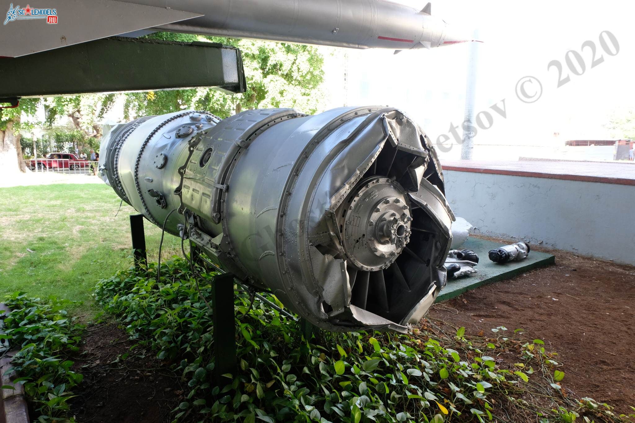 Lockheed_U-2F_wreck_2.jpg