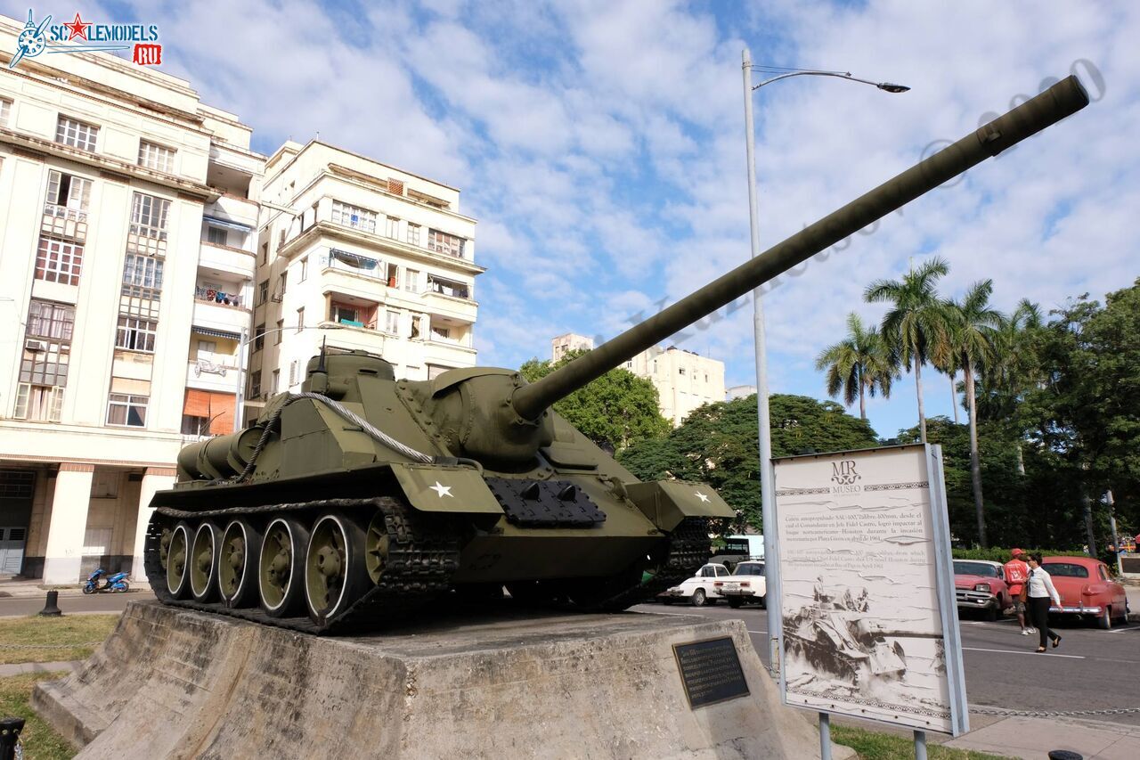 SU-100_Cuba_0.jpg