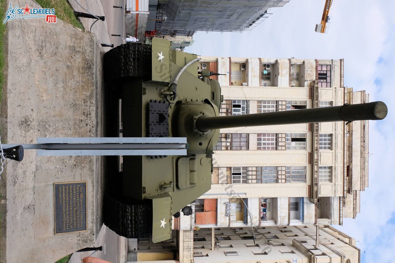 SU-100_Cuba_1.jpg