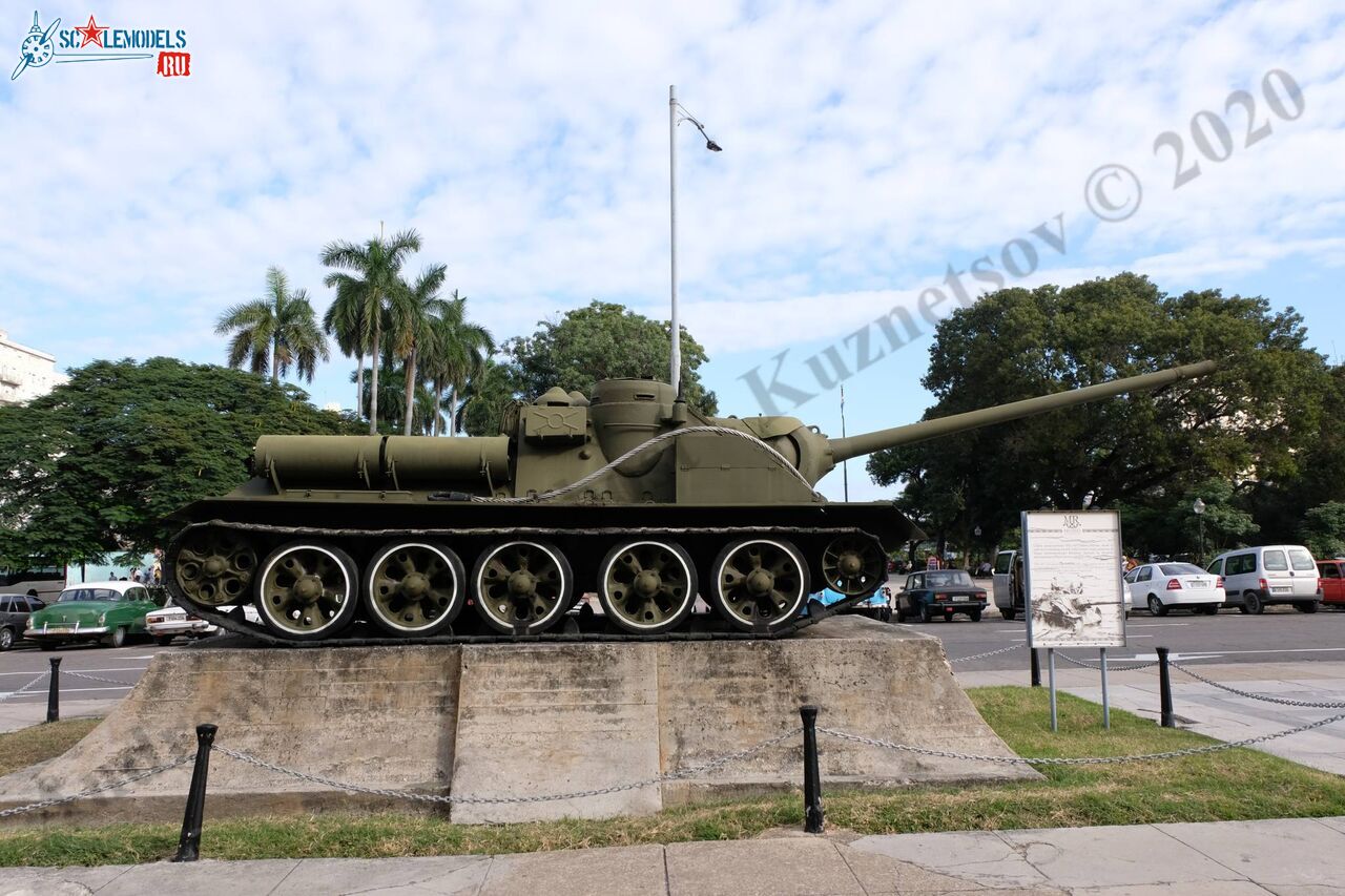 SU-100_Cuba_73.jpg