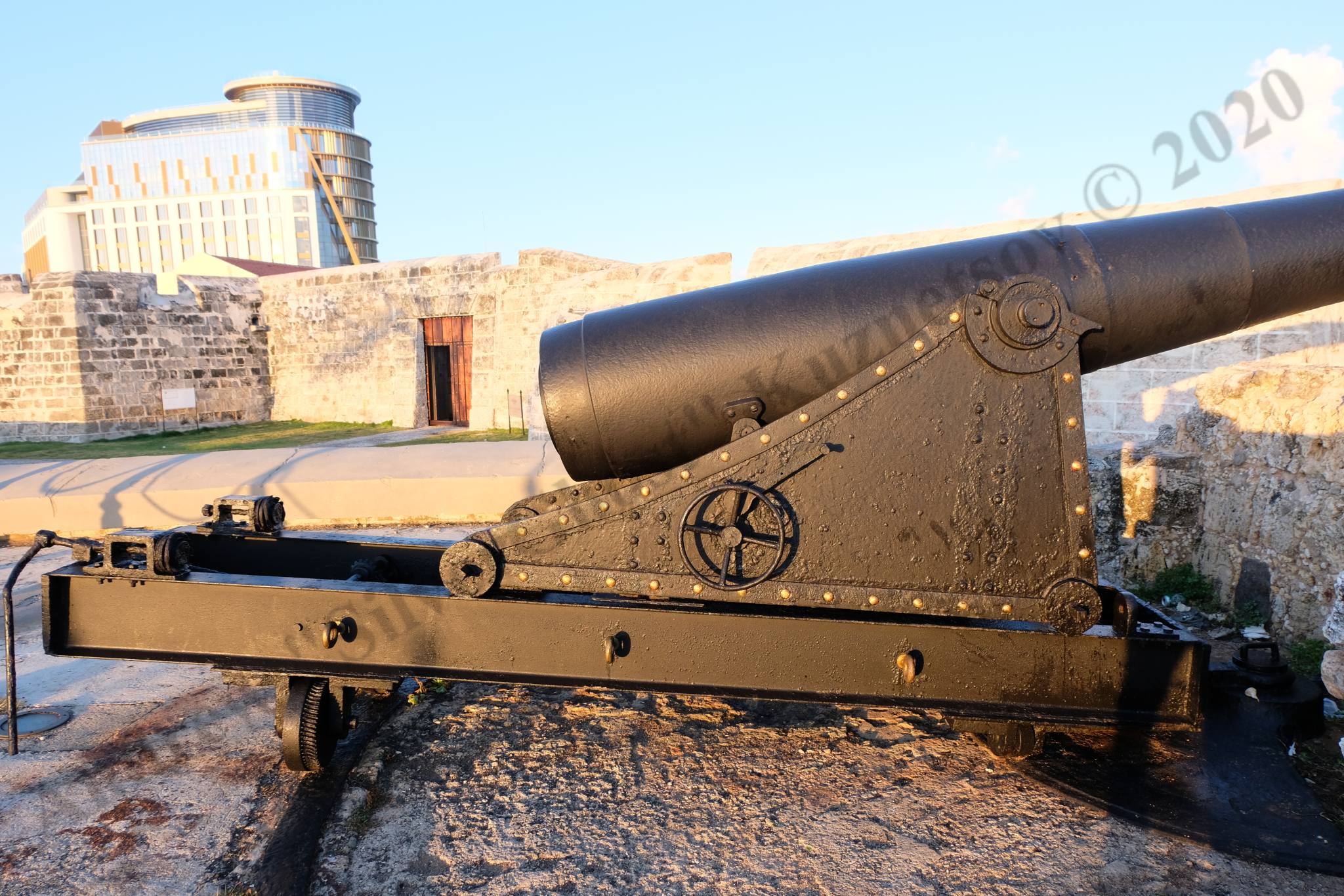 Spain_fortress_gun_1890_109.jpg