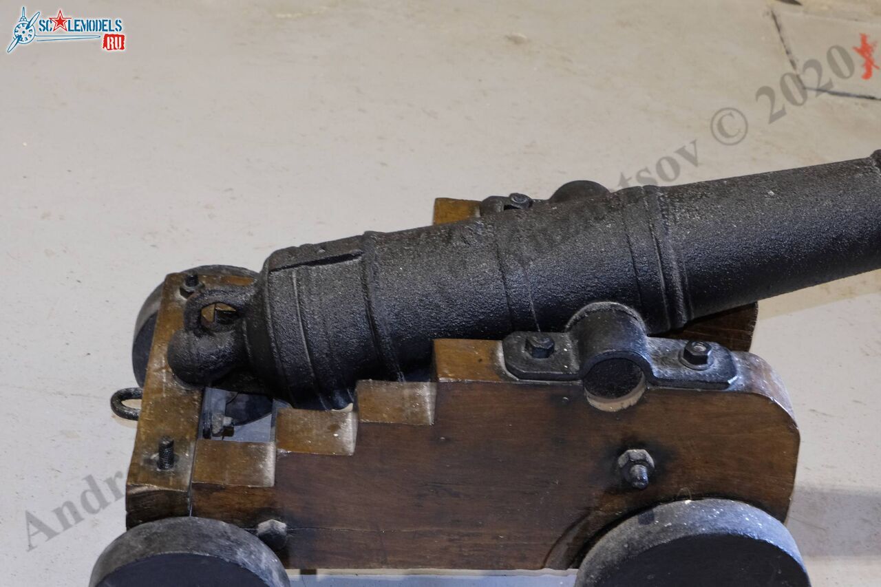 2-pound_spain_gun_1.jpg