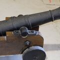 2-pound_spain_gun_2.jpg