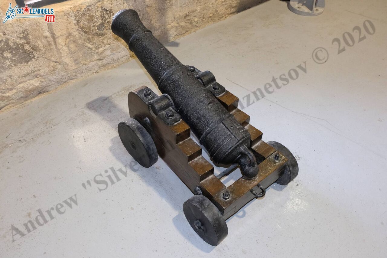 2-pound_spain_gun_5.jpg