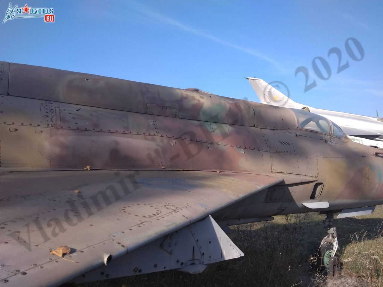 MiG-21SM_Lugansk_17.jpg