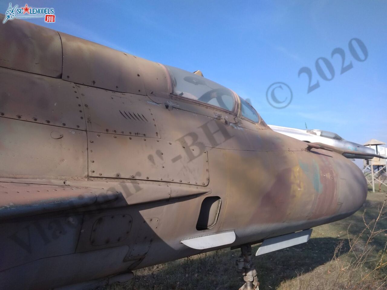 MiG-21SM_Lugansk_5.jpg