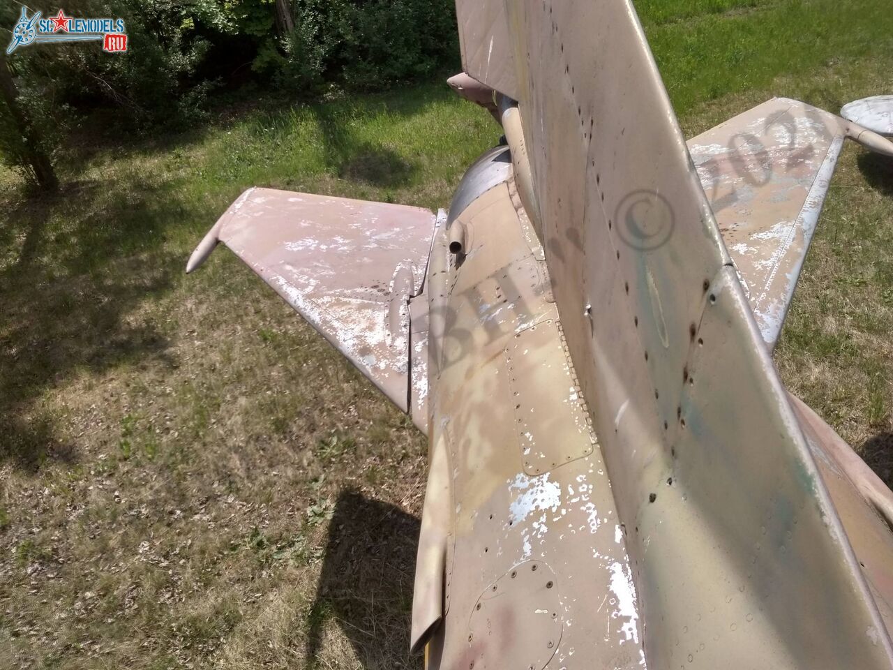 MiG-21SM_Lugansk_66.jpg