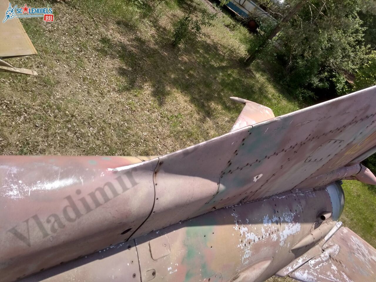 MiG-21SM_Lugansk_70.jpg