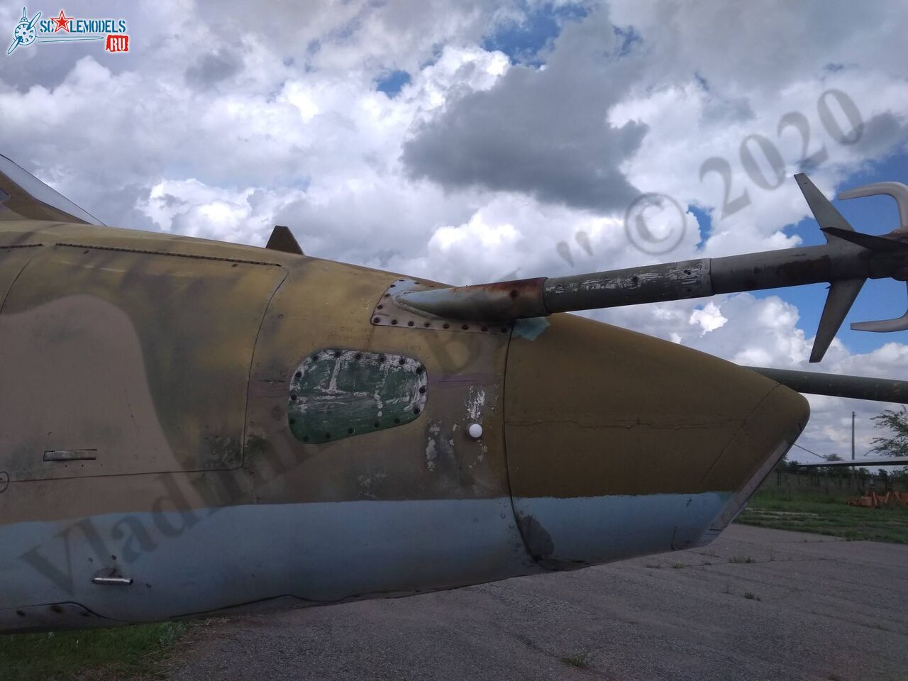 Su-25_Lugansk_105.jpg