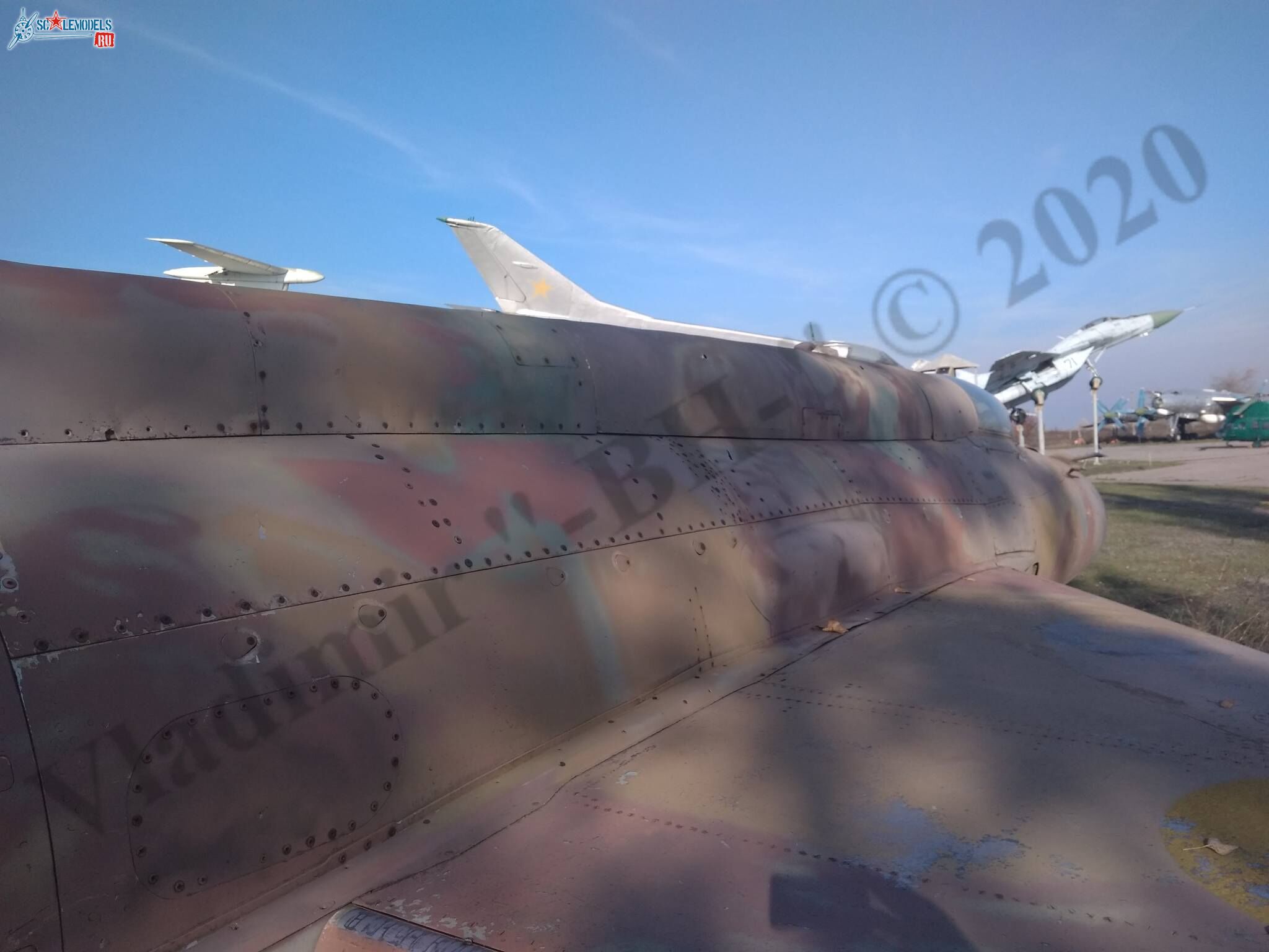 MiG-21SM_Lugansk_11.jpg