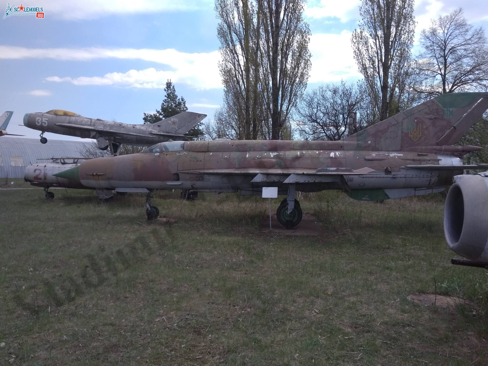MiG-21SM_Lugansk_52.jpg