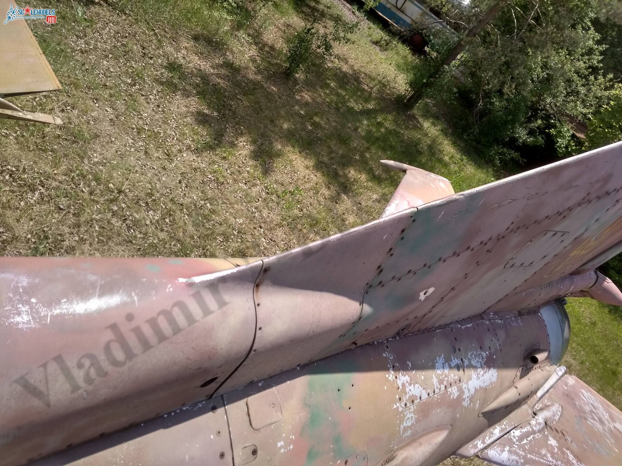 MiG-21SM_Lugansk_70.jpg