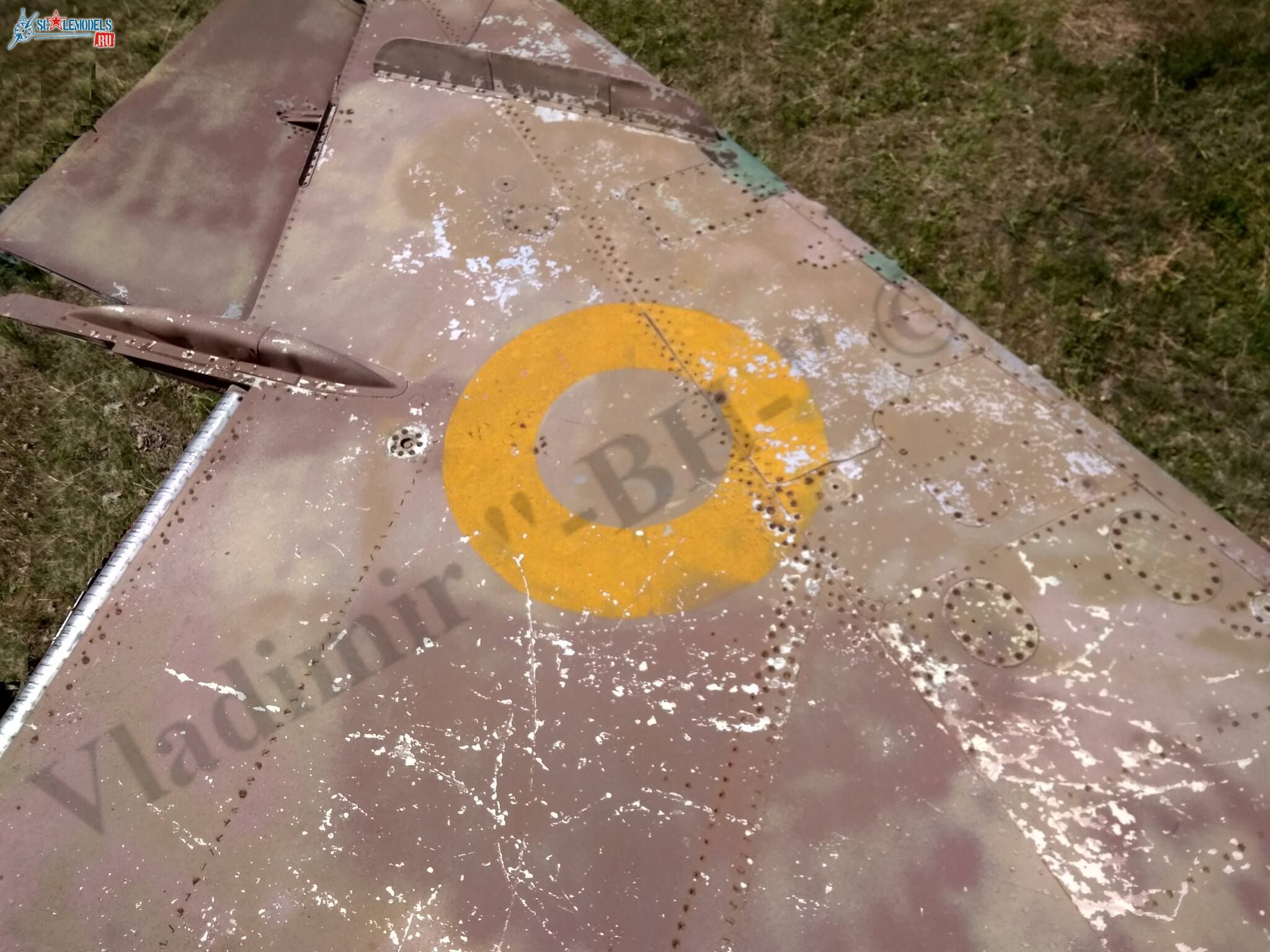 MiG-21SM_Lugansk_72.jpg