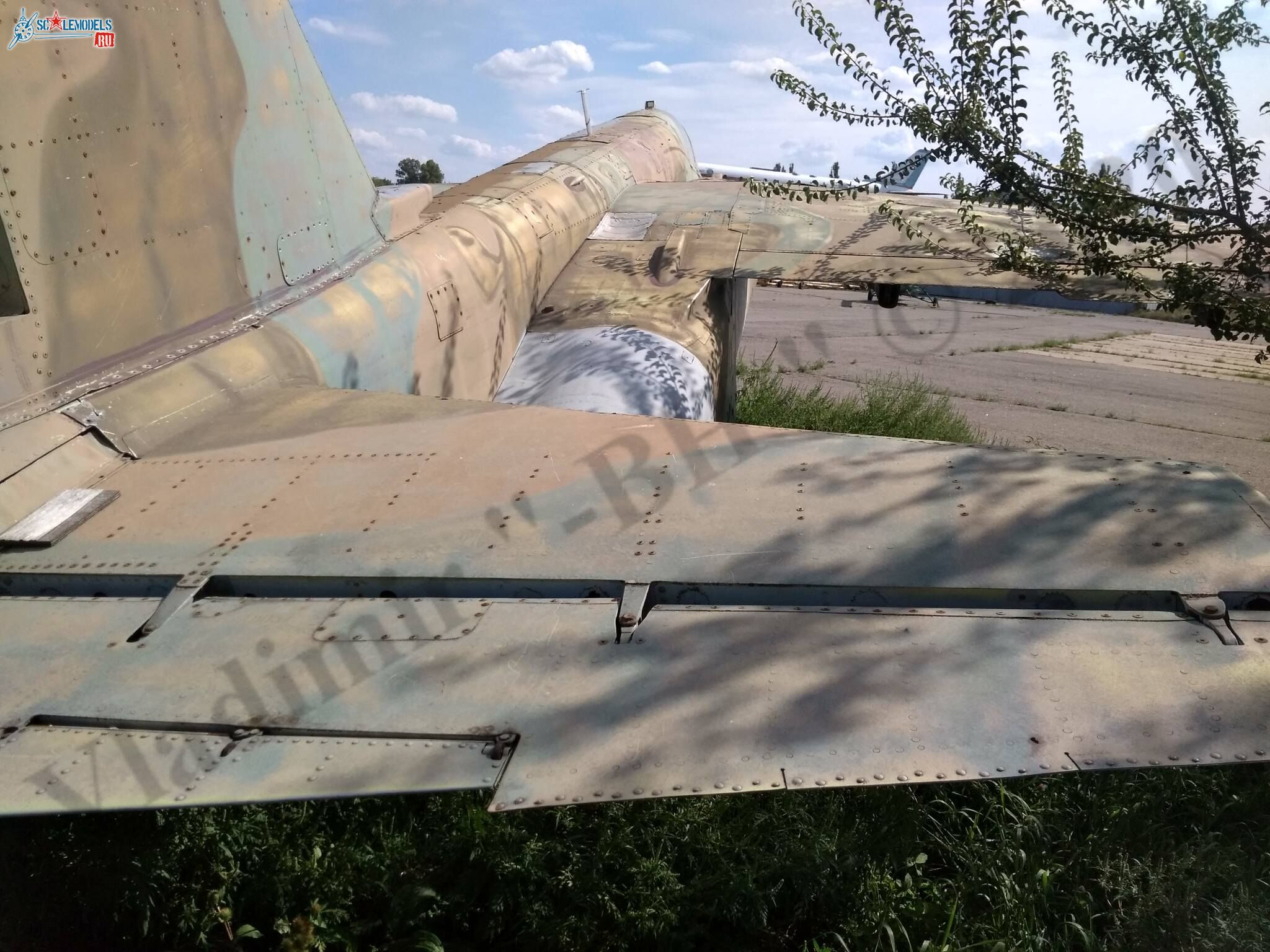 Su-25_Lugansk_25.jpg