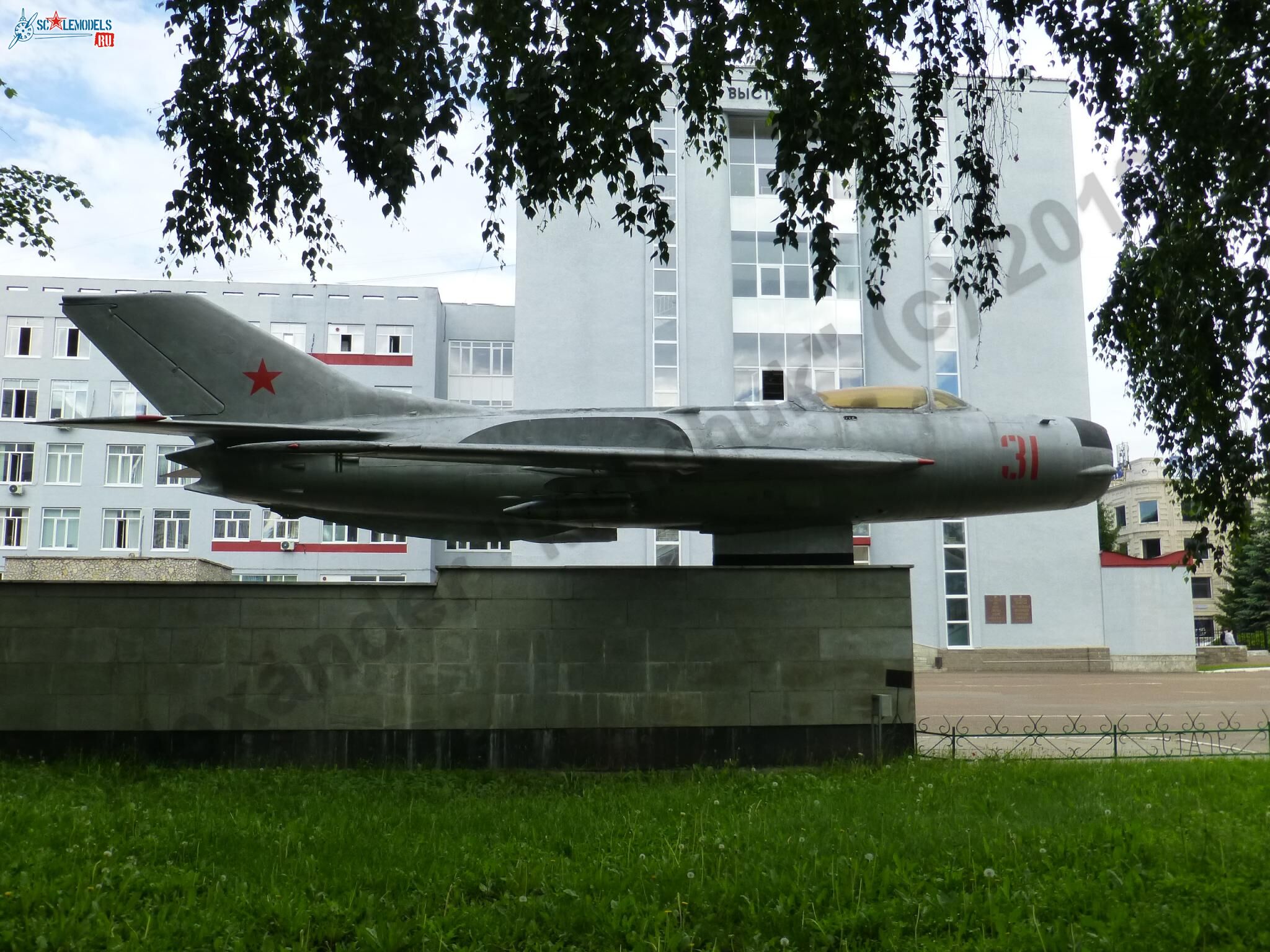 MiG-19P_Ufa_17.jpg