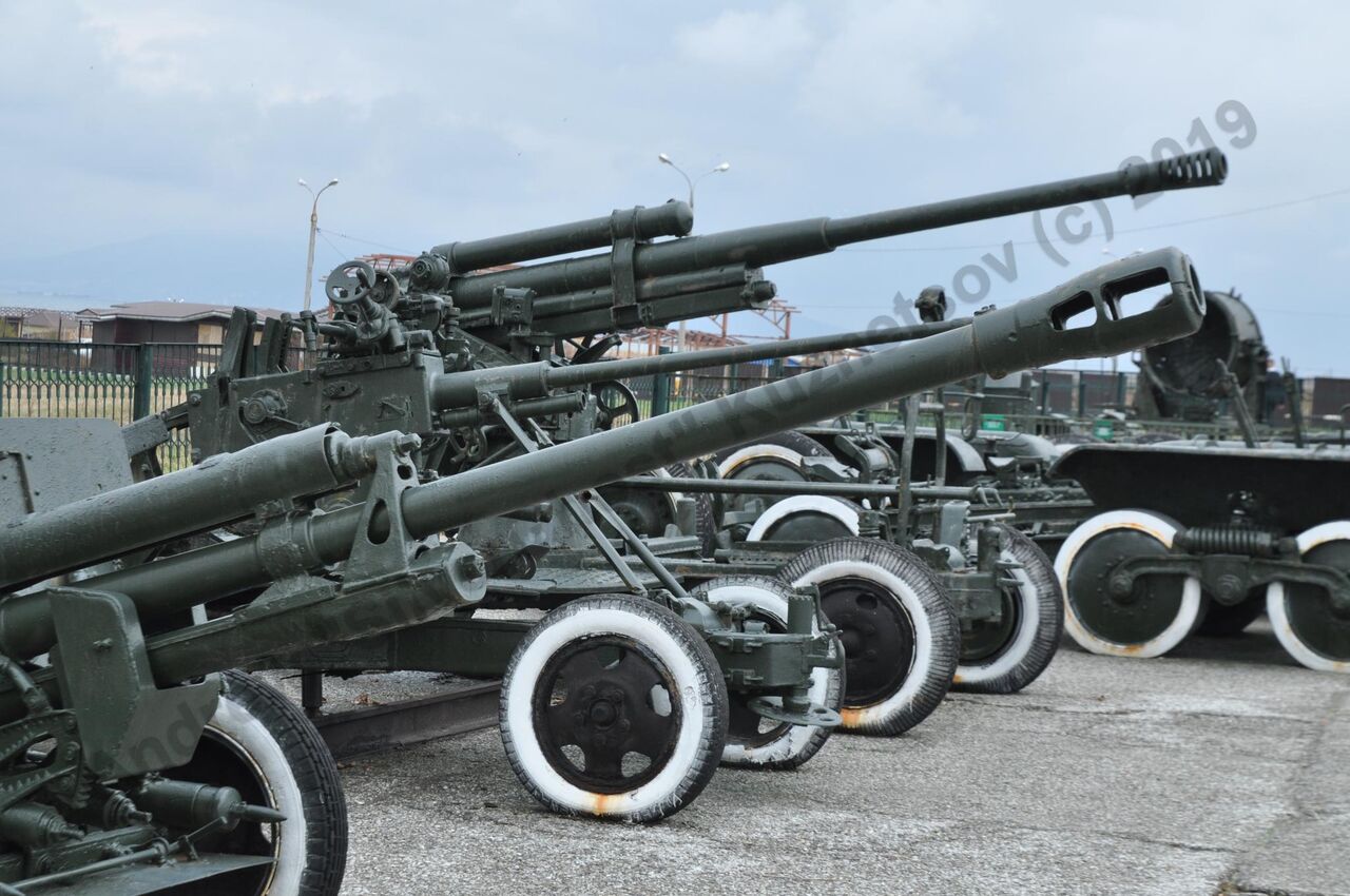 76-mm_ZiS-3_100.jpg