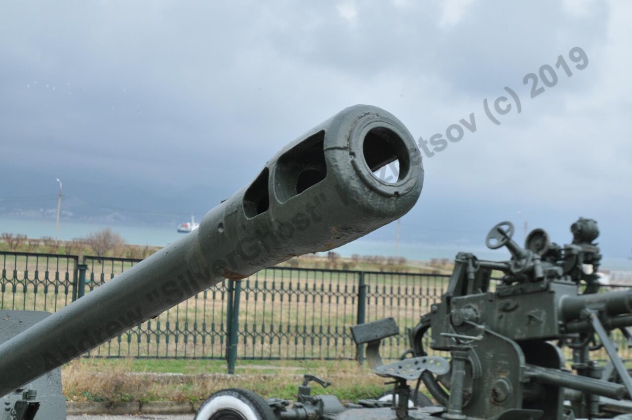 76-mm_ZiS-3_76.jpg