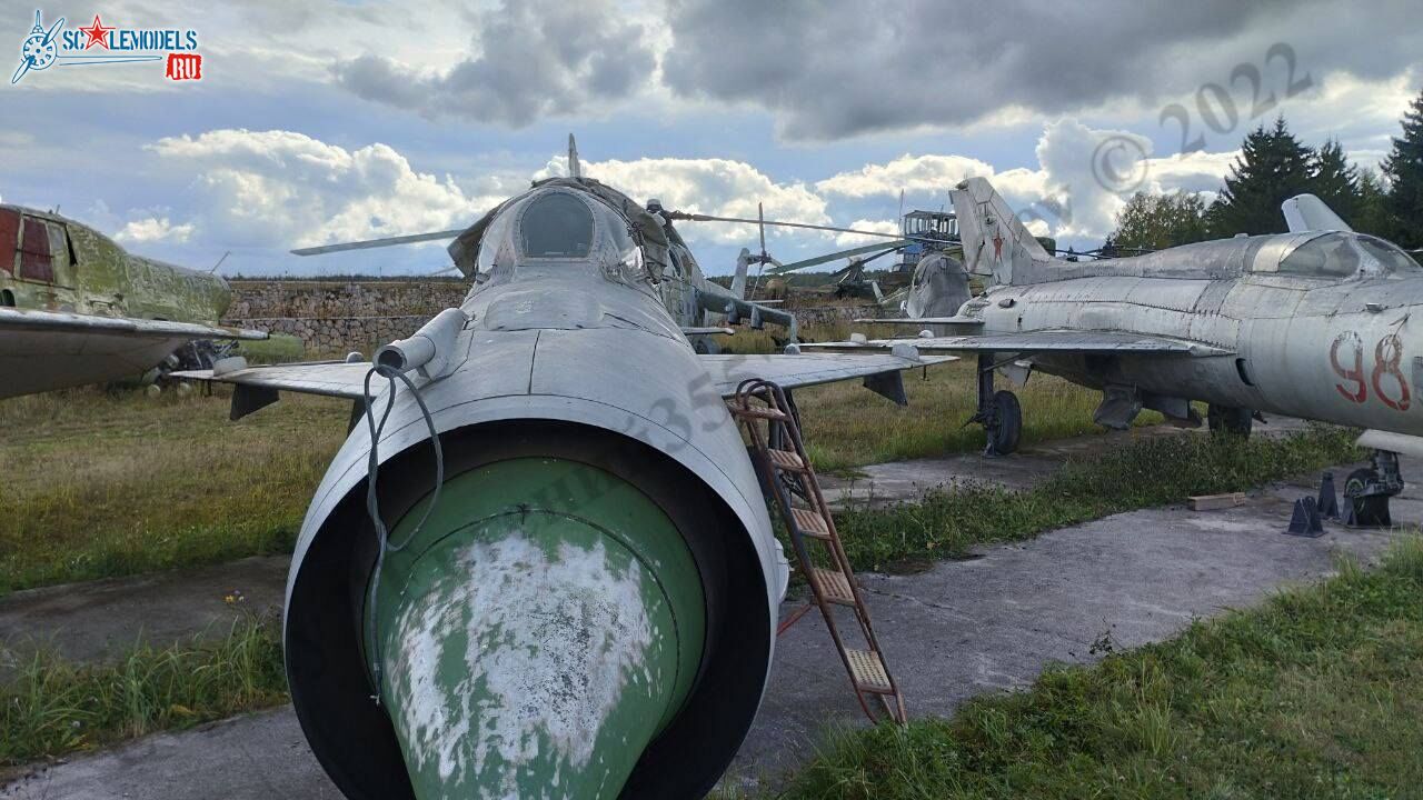 MiG-21R_30_102.jpg