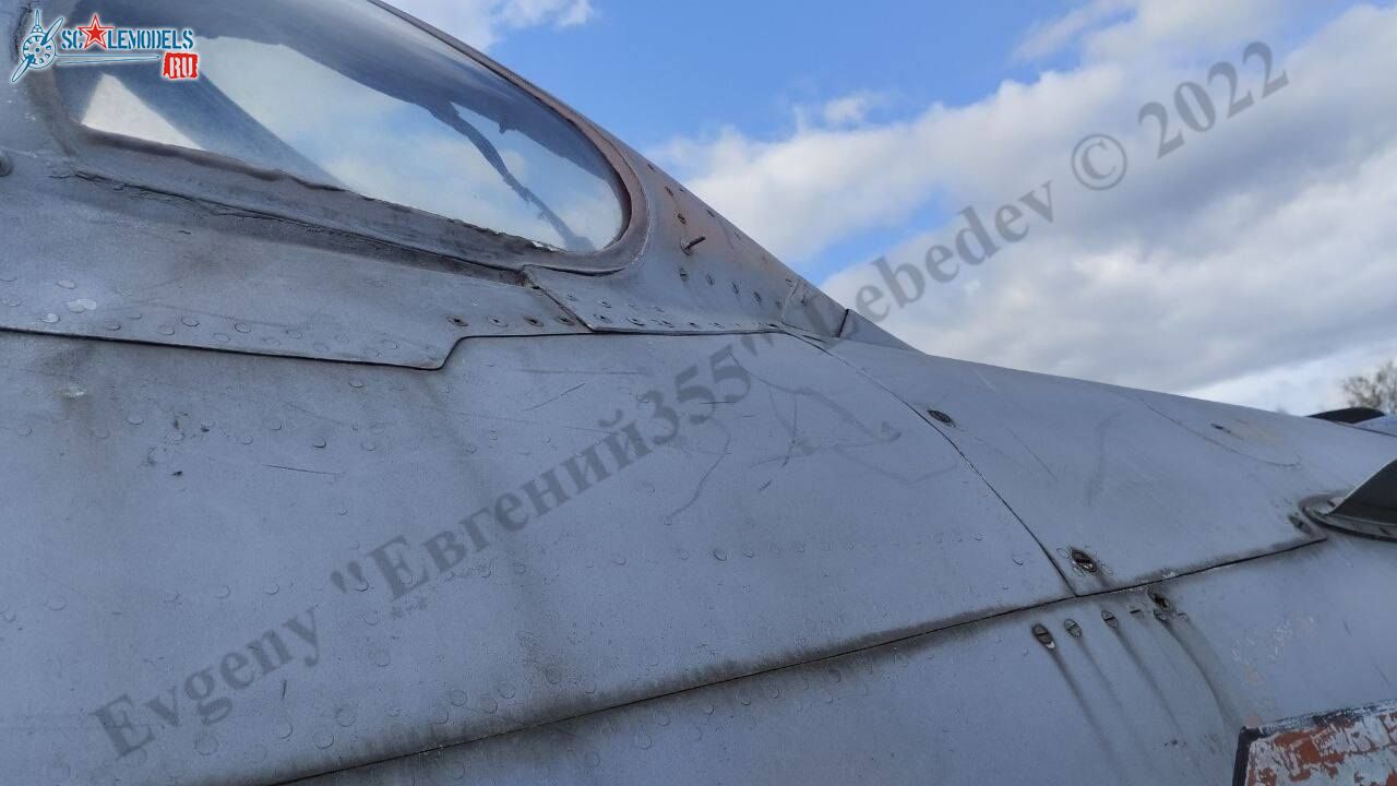 MiG-21R_30_131.jpg