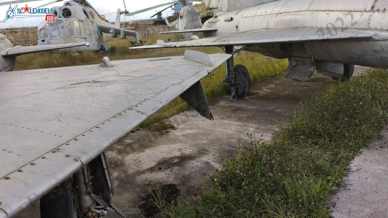 MiG-21R_30_134.jpg