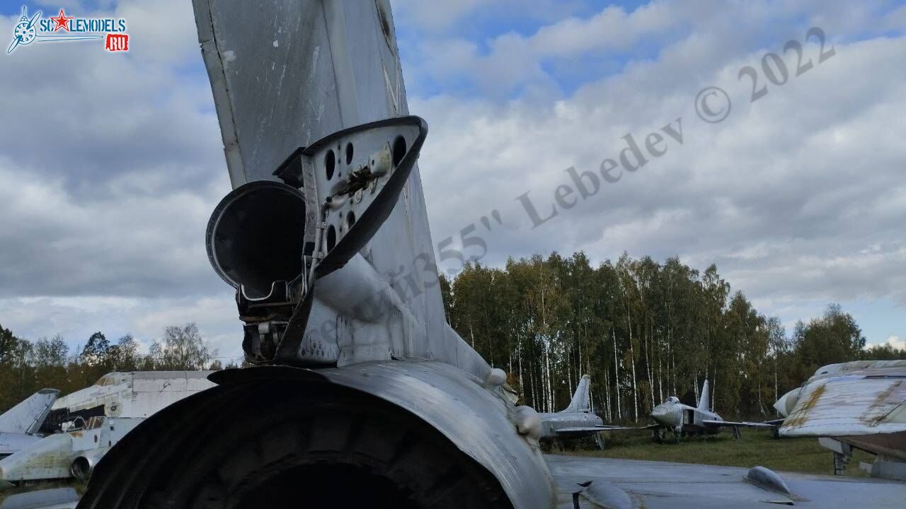 MiG-21R_30_17.jpg