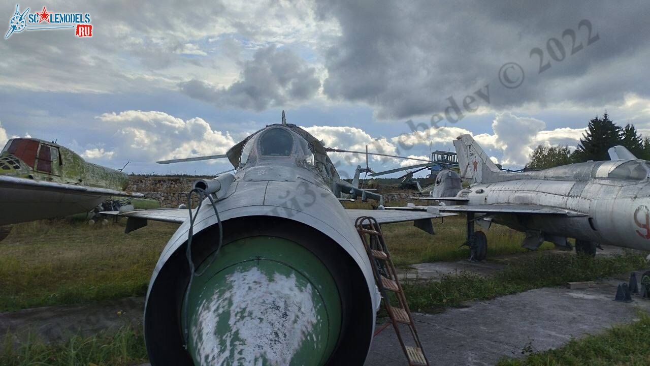 MiG-21R_30_92.jpg