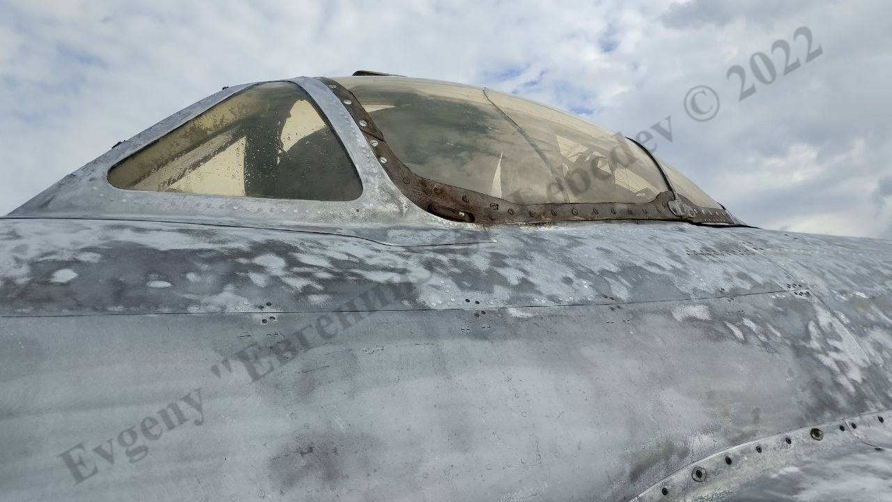 MiG-17A_111_52.jpg