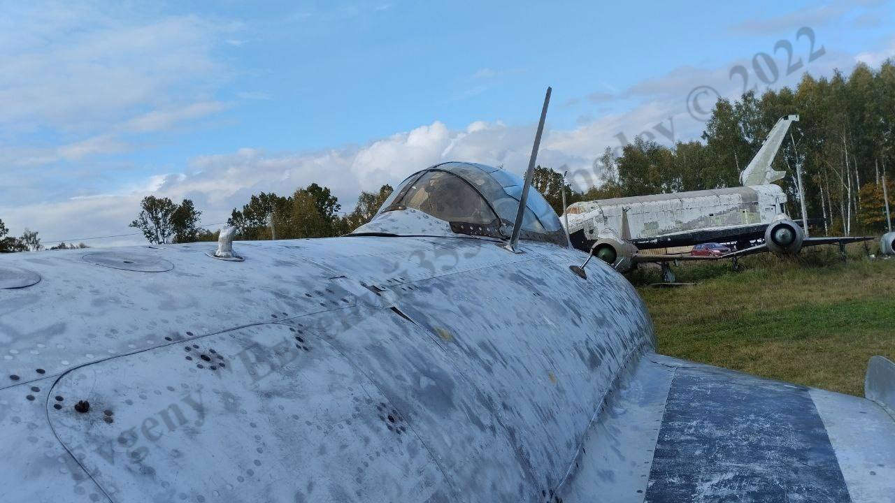 MiG-17A_111_63.jpg