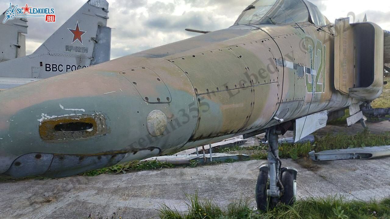 MiG-23B_321_80.jpg