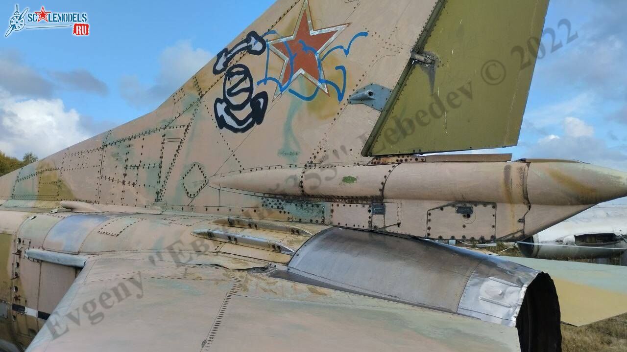 MiG-23B_321_96.jpg