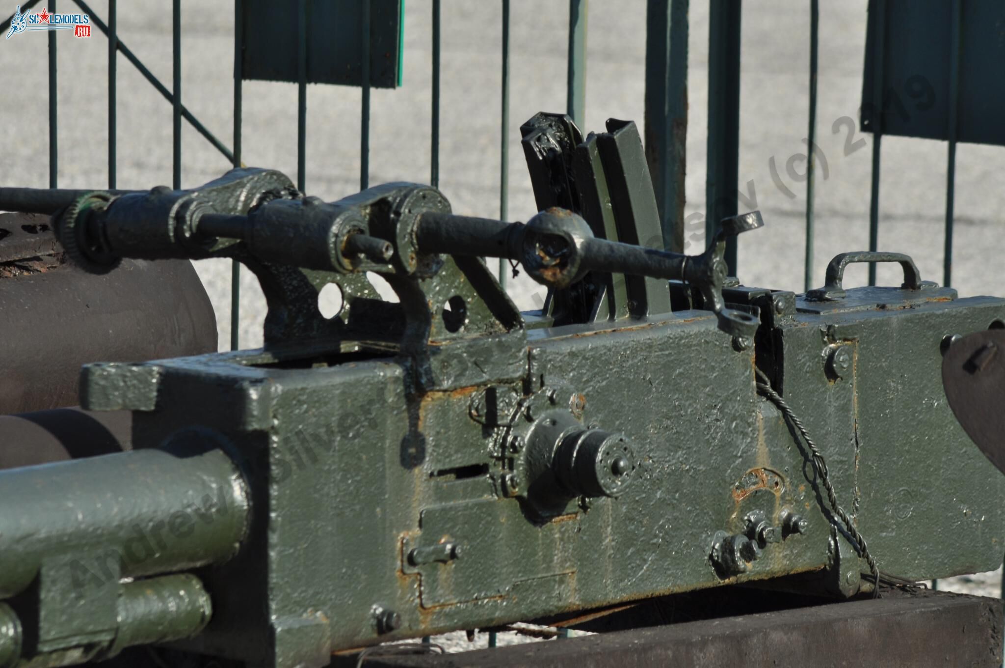 37-mm_AA-gun_tug_Gruz_14.jpg