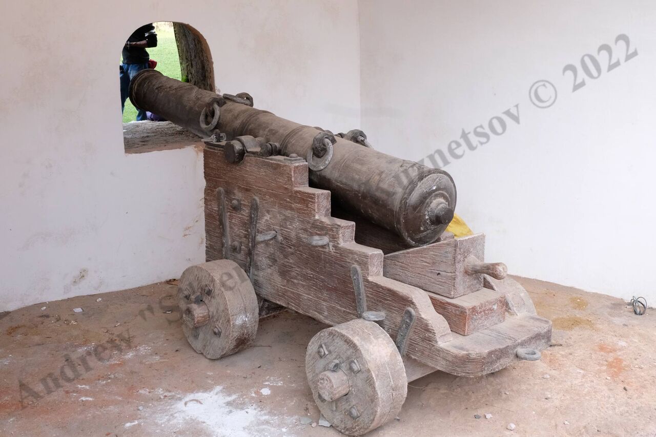 portuguese_gun_0.jpg