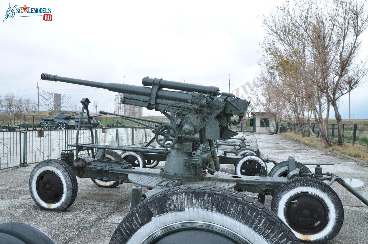 85-mm_AA-gun_52-K_104.jpg