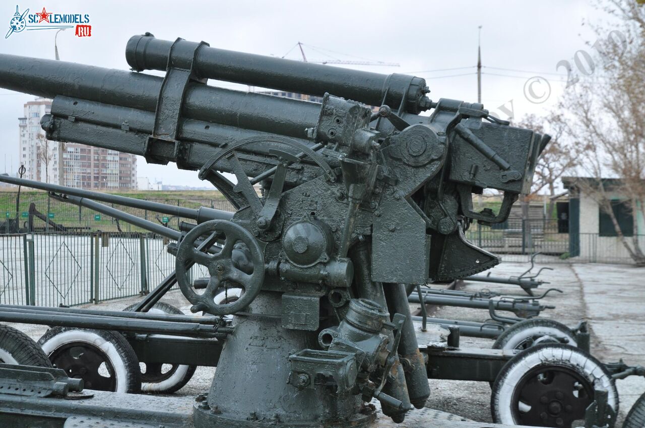 85-mm_AA-gun_52-K_105.jpg