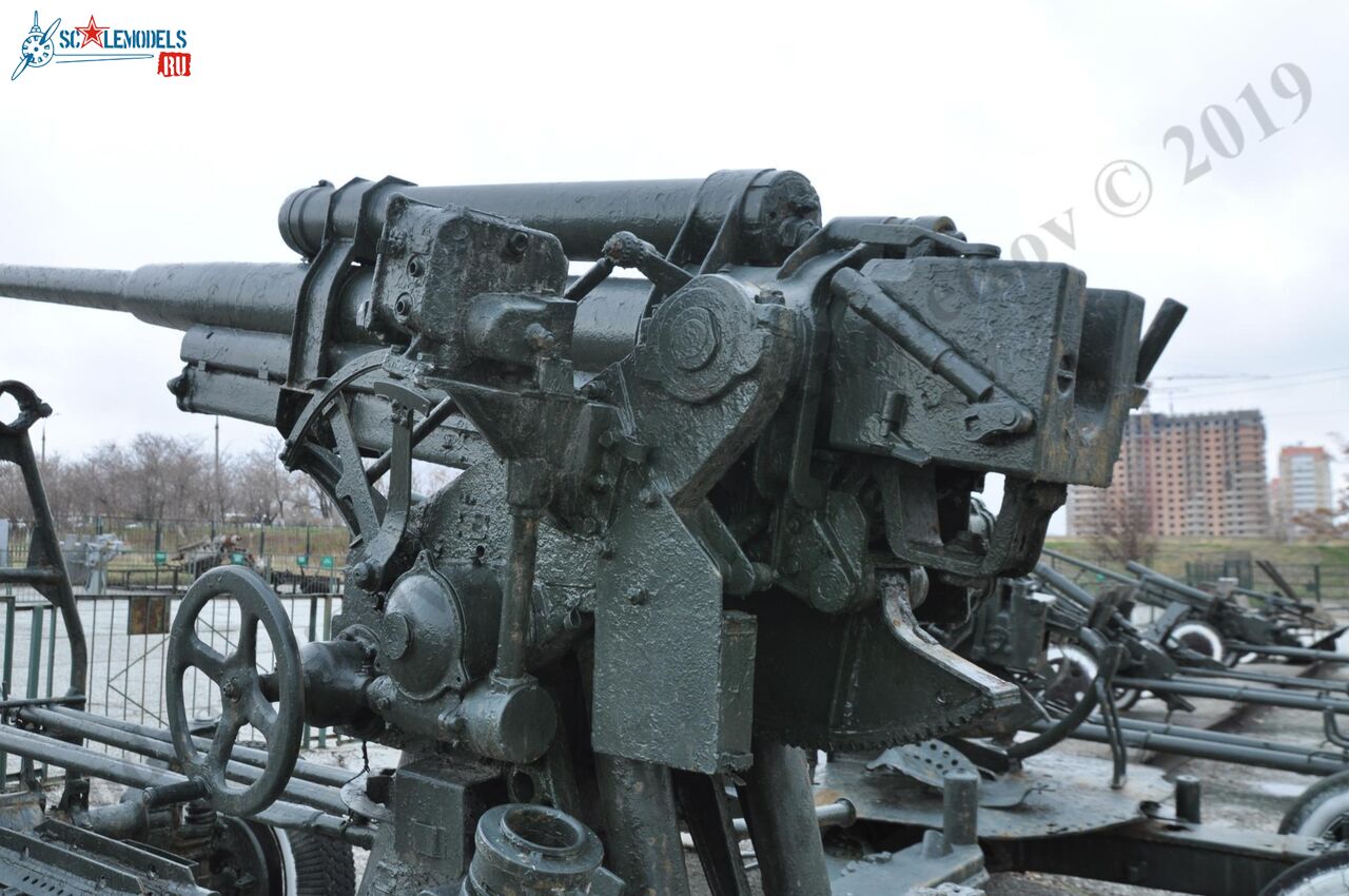 85-mm_AA-gun_52-K_110.jpg