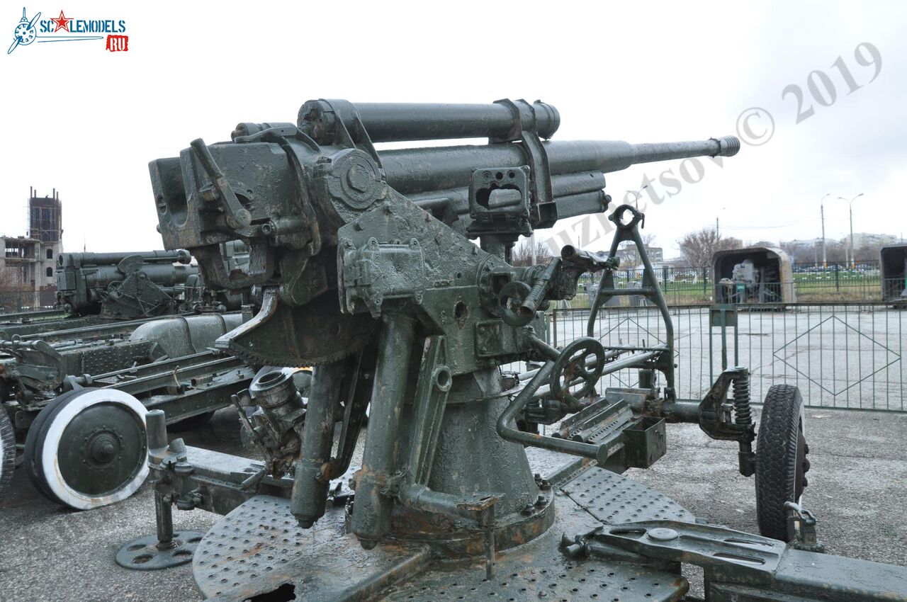 85-mm_AA-gun_52-K_116.jpg