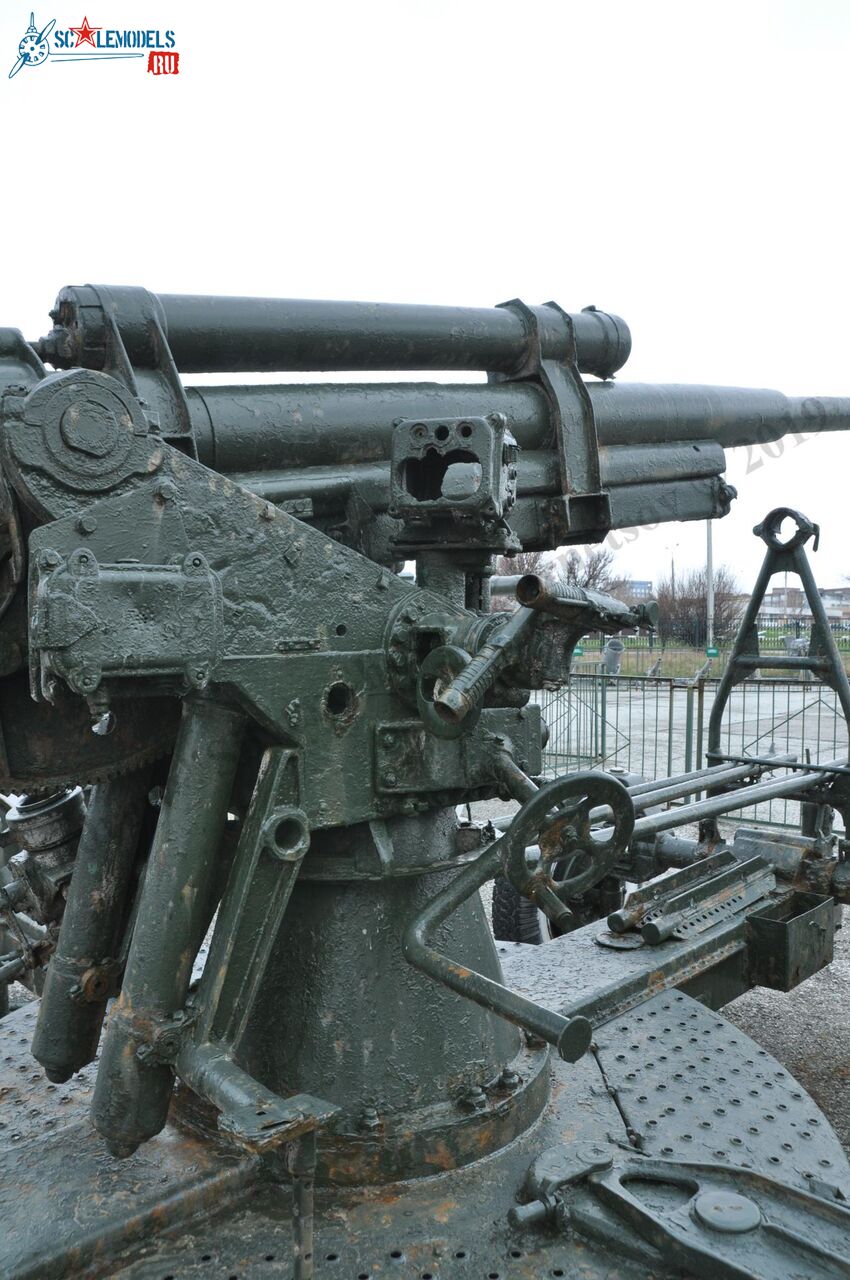 85-mm_AA-gun_52-K_118.jpg