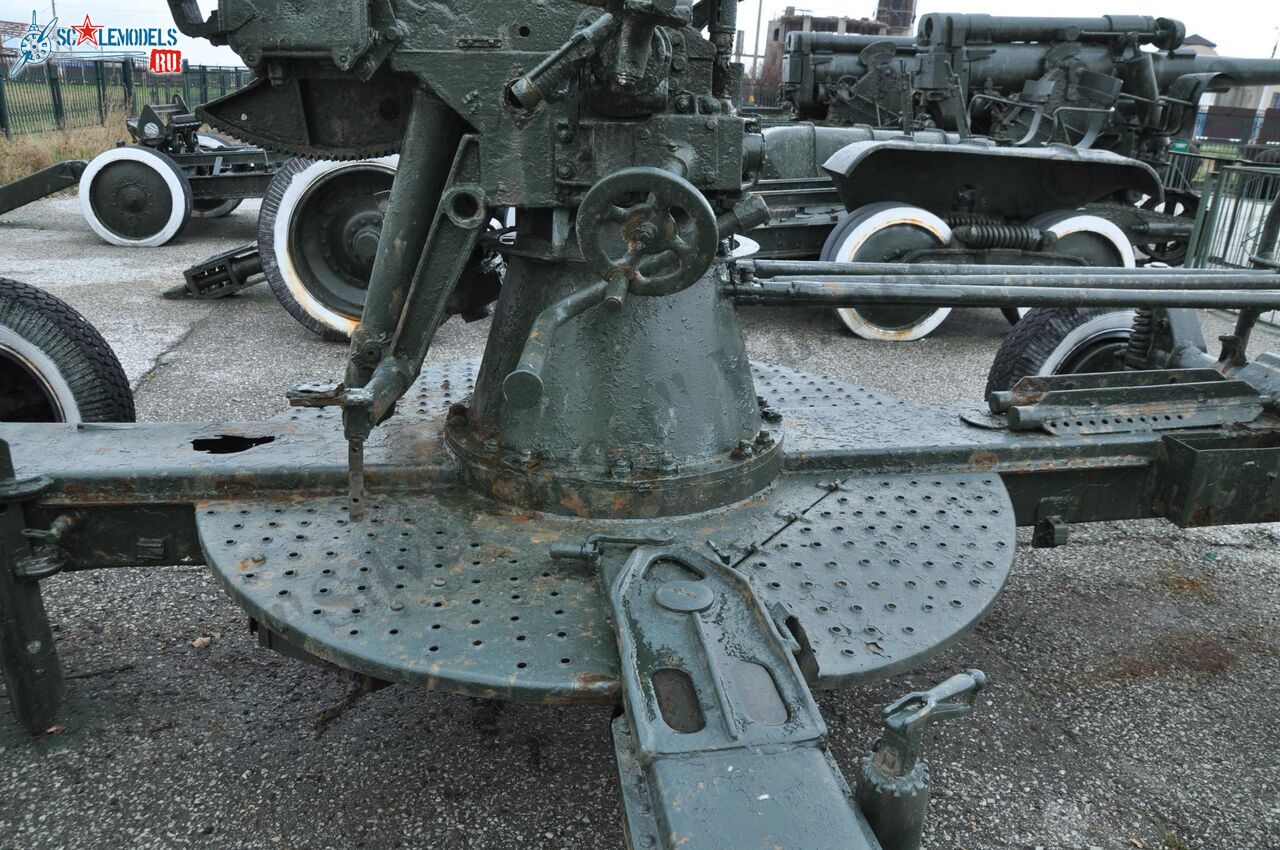 85-mm_AA-gun_52-K_127.jpg