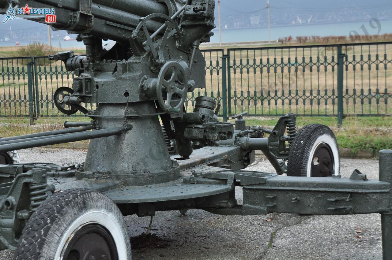 85-mm_AA-gun_52-K_130.jpg