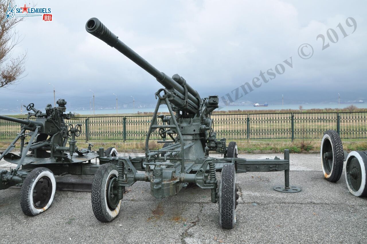 85-mm_AA-gun_52-K_137.jpg