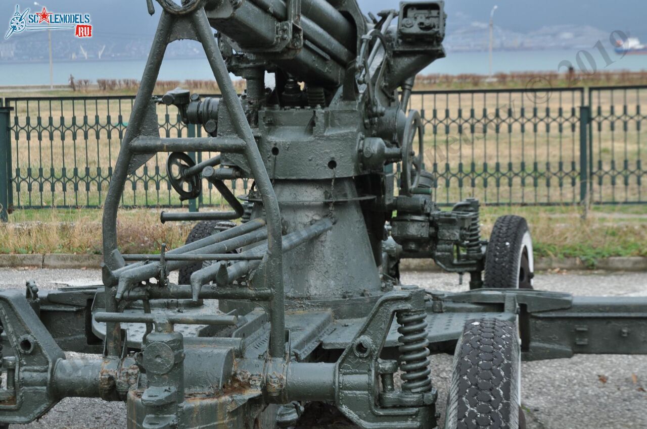 85-mm_AA-gun_52-K_141.jpg