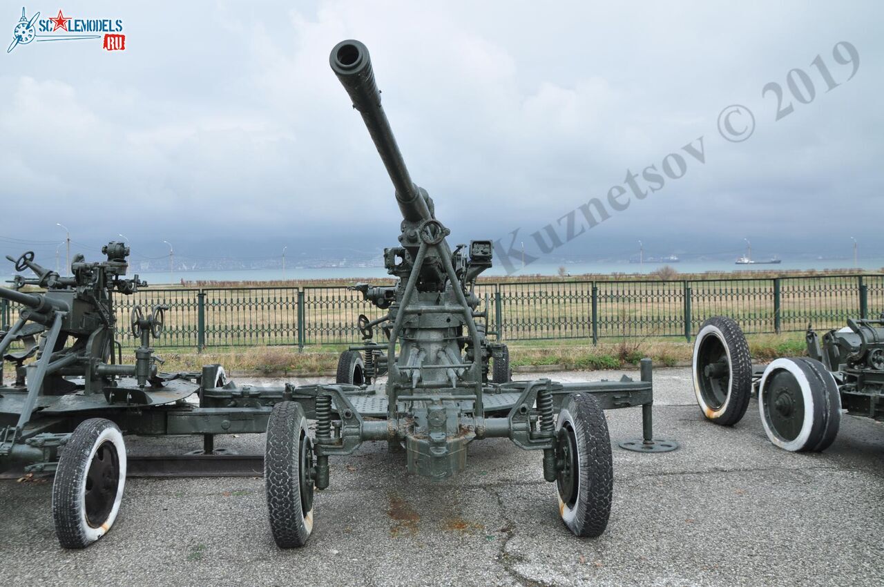 85-mm_AA-gun_52-K_146.jpg