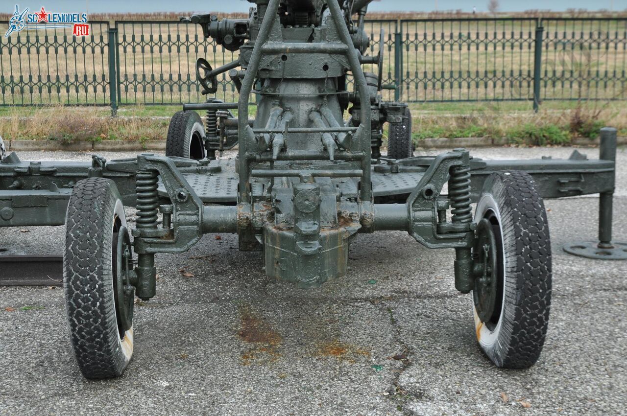 85-mm_AA-gun_52-K_149.jpg